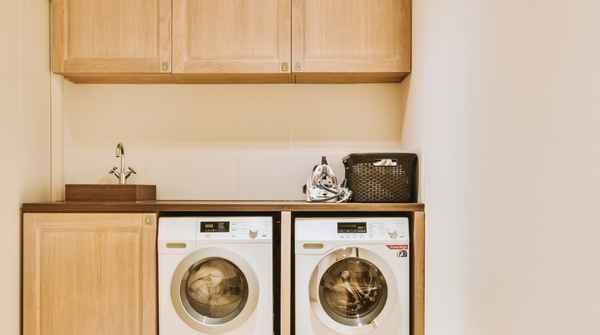 natural brown laundry room